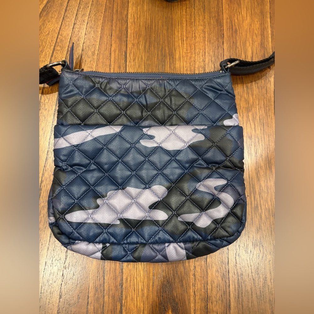 Oliver Thomas Blue Camo Crossbody Purse - Picture 5 of 12